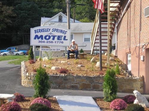 Berkeley Springs Motel מראה חיצוני תמונה